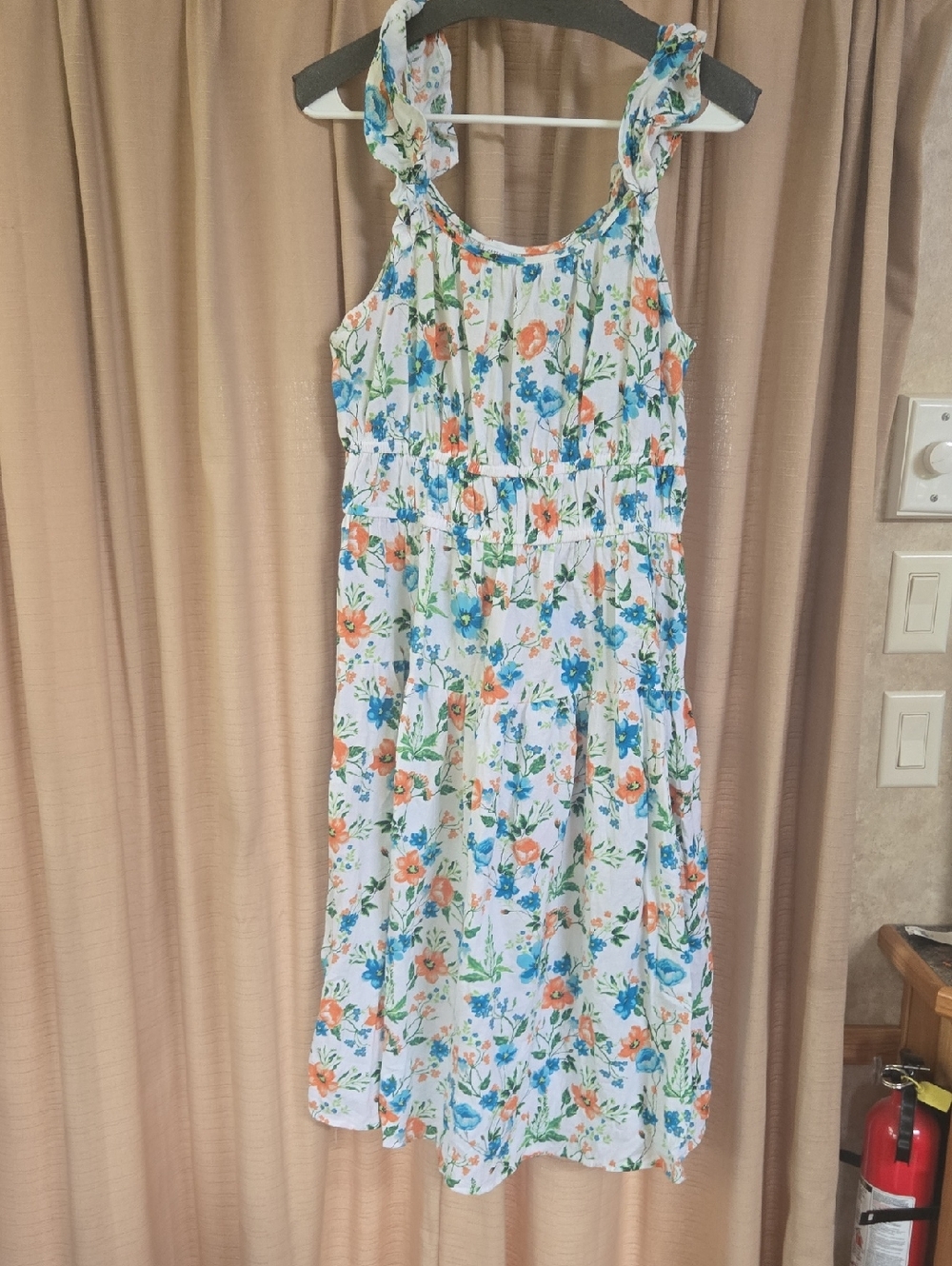 Women’s White Floral Sundress with Ruffle Straps Peyton & Parker Size Medium